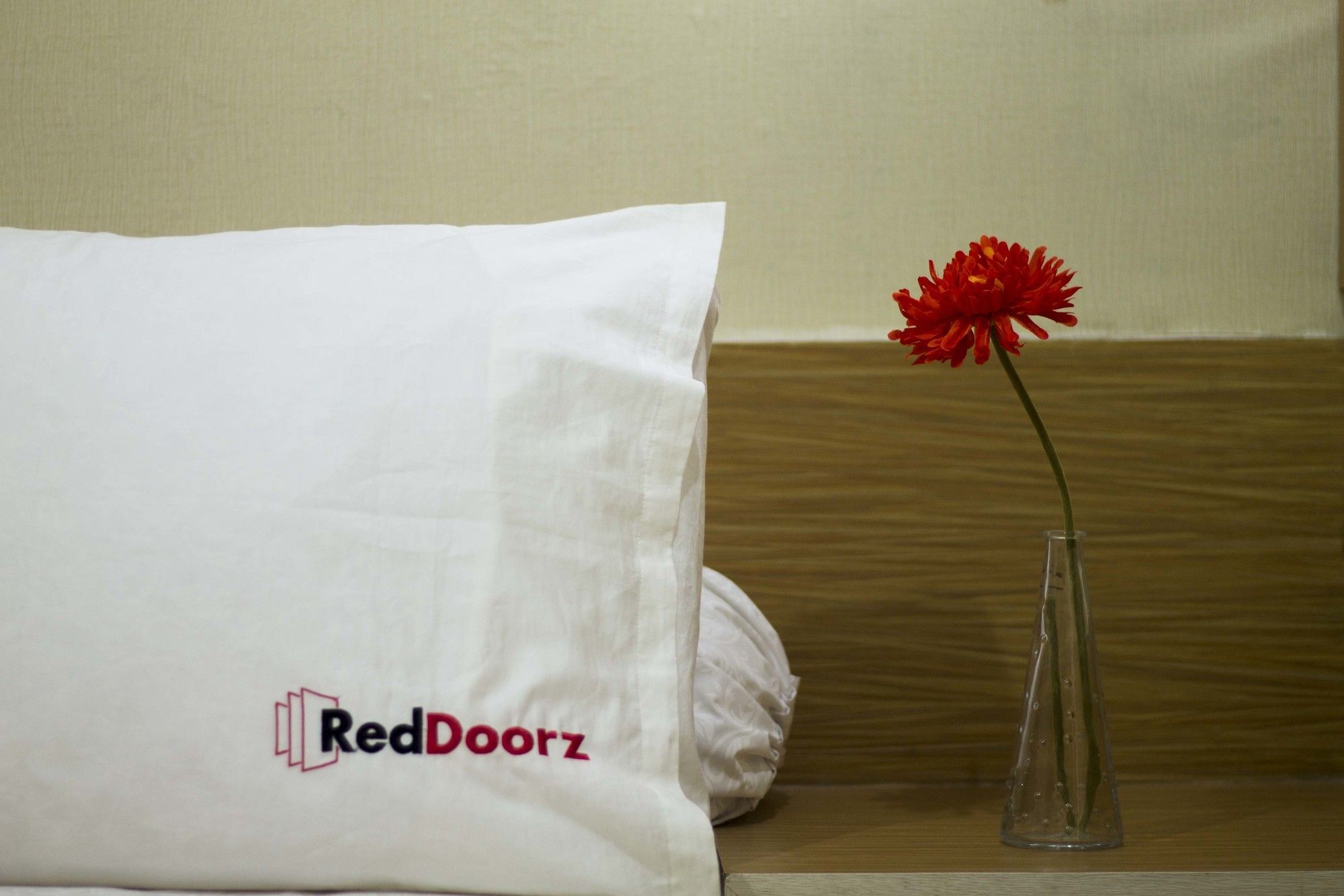 Reddoorz @